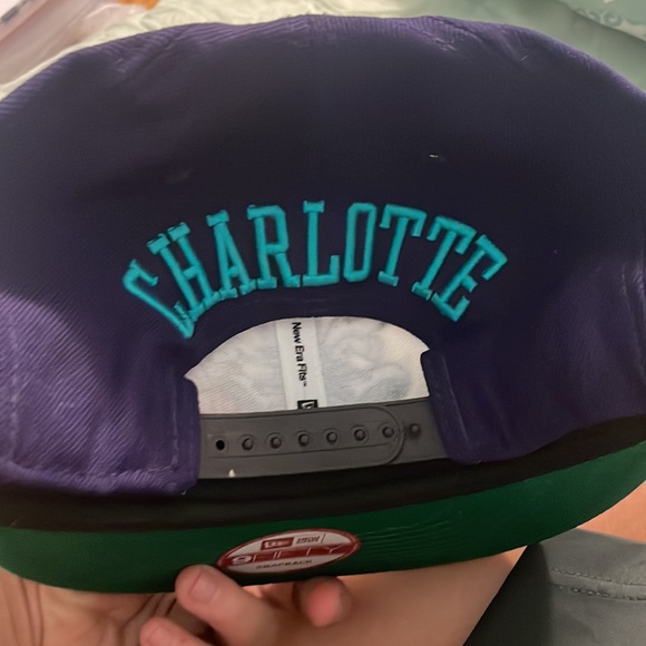 New Era Hornets flat brim snap back - Picture 2 of 3